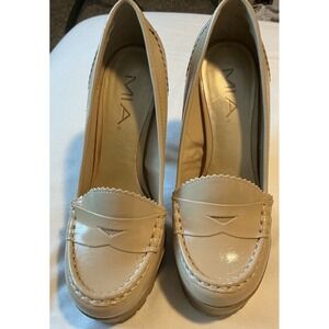 MIA Newberry Patent Beige Leather Loafer Style Chunky Platform Heel 7.5